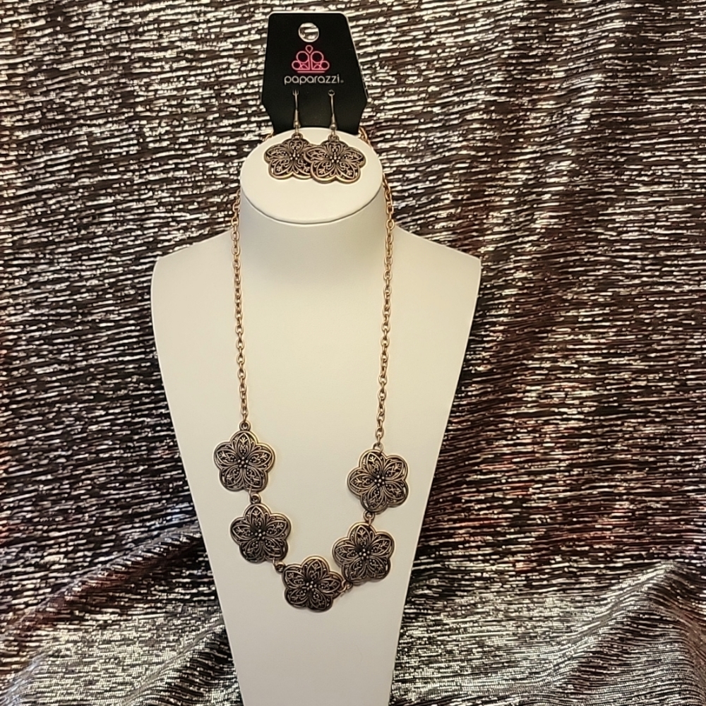 Paparazzi dark copper flower necklace & earring set.  Lead & Nickle Free.